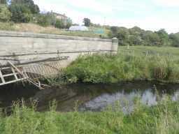 Oblique view of right outer face of the Railway Bridge over Gaunless, Hagger Leazes September 2016